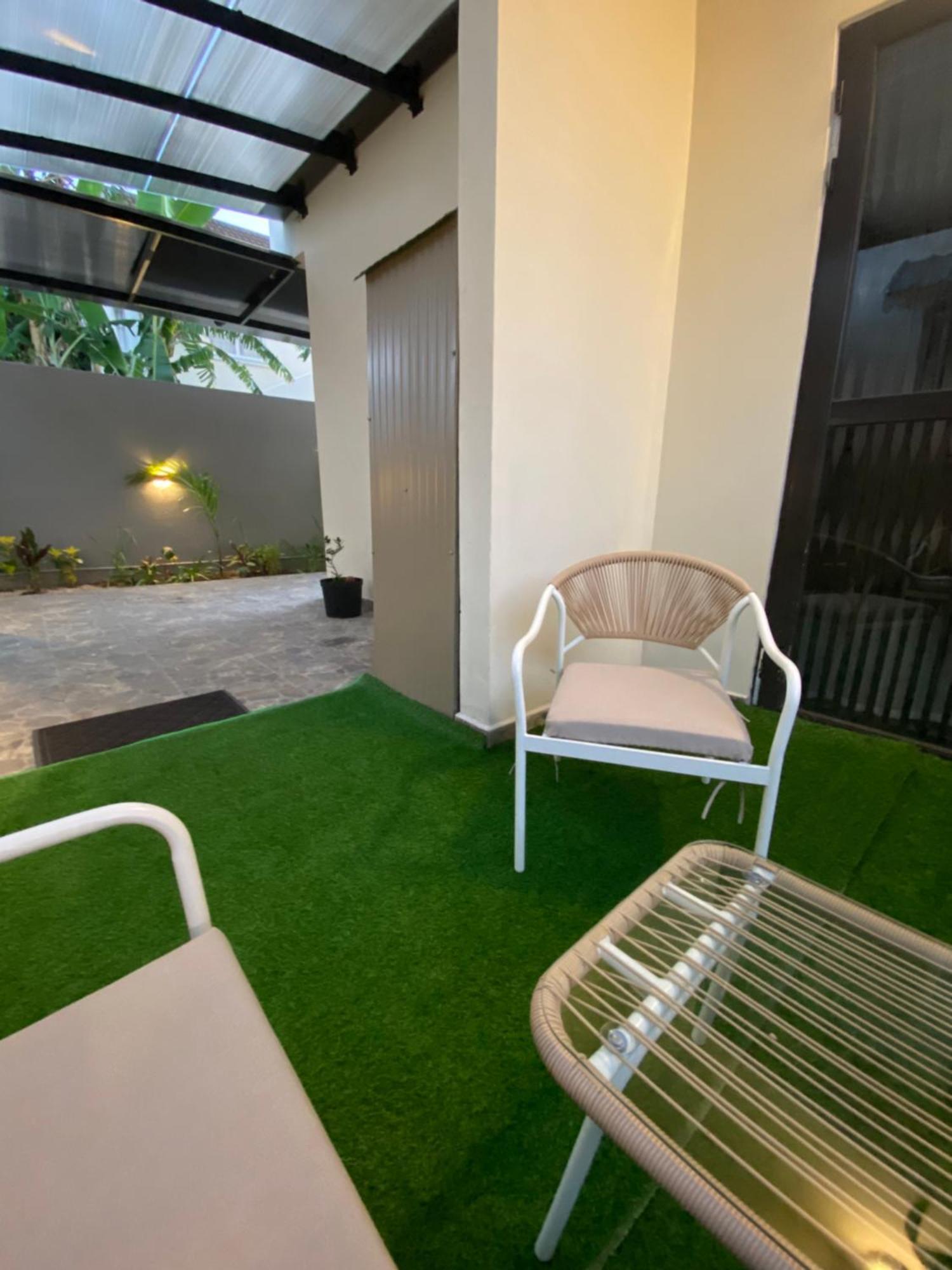 Luxury Retreat At Aqua Breeze Apartment, Flic En Flac Exterior photo